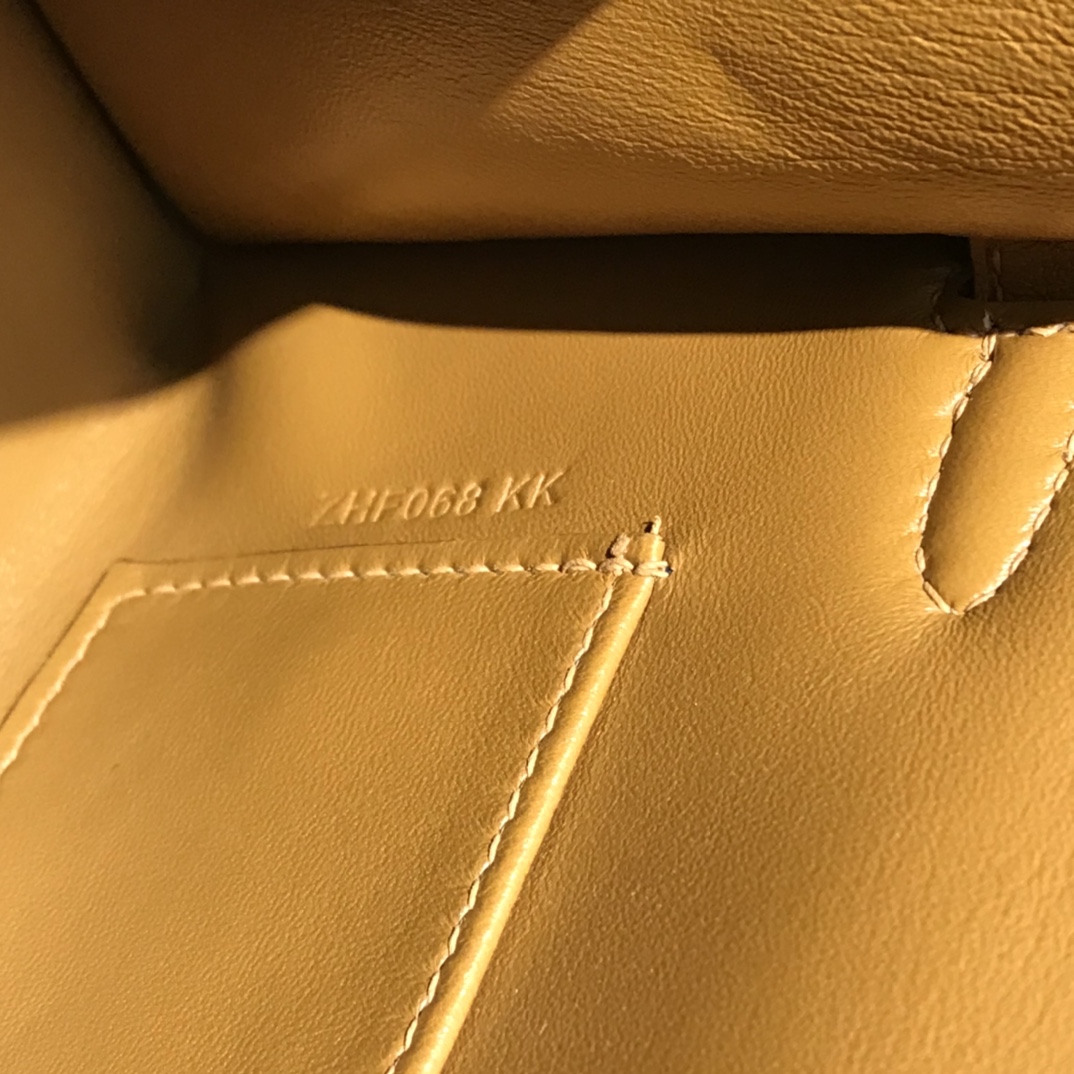 Hermes Mini Kelly Pochette 22cm Bag In Sesame Swift Leather